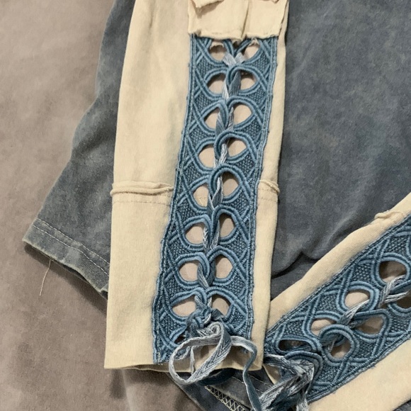 Oli & Hali Two-Tone Raglan Sleeve — Slate Blue & Cream - Picture 6 of 10